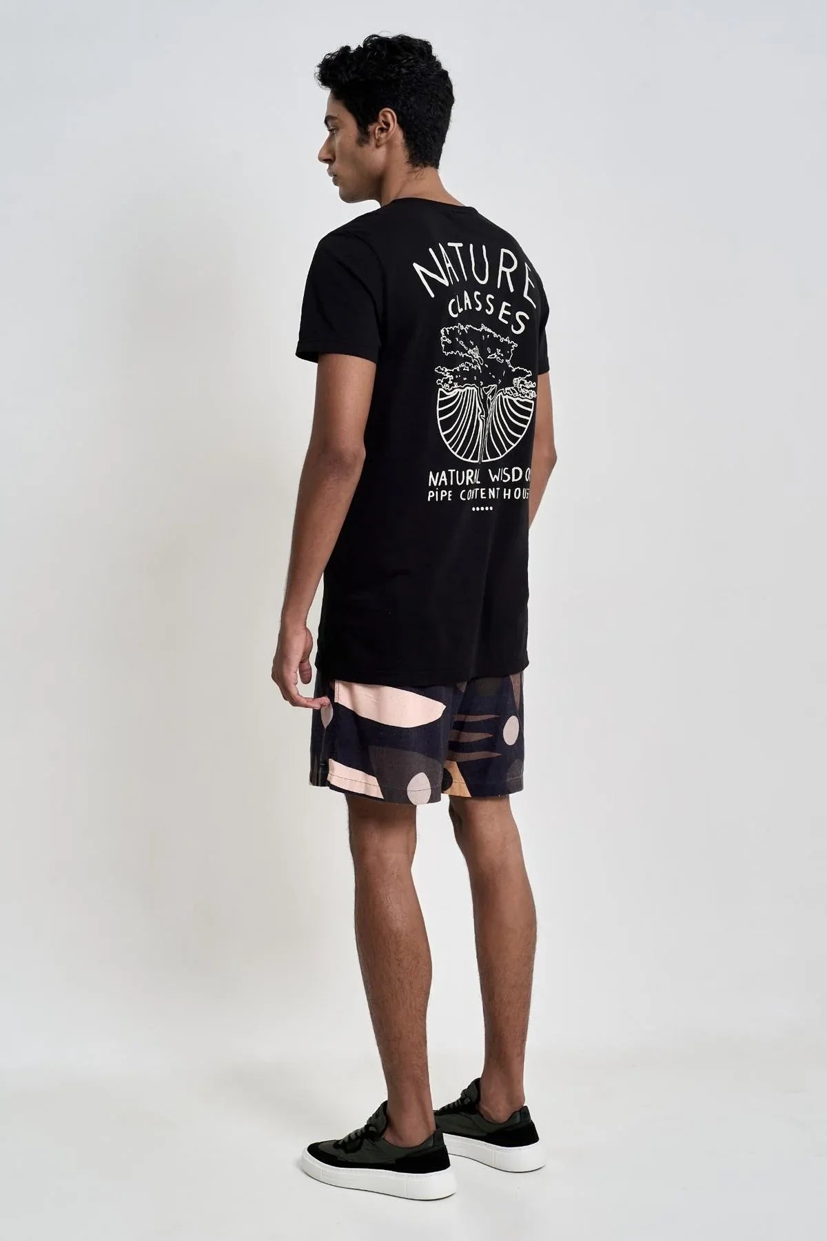 Camiseta Roots Preta