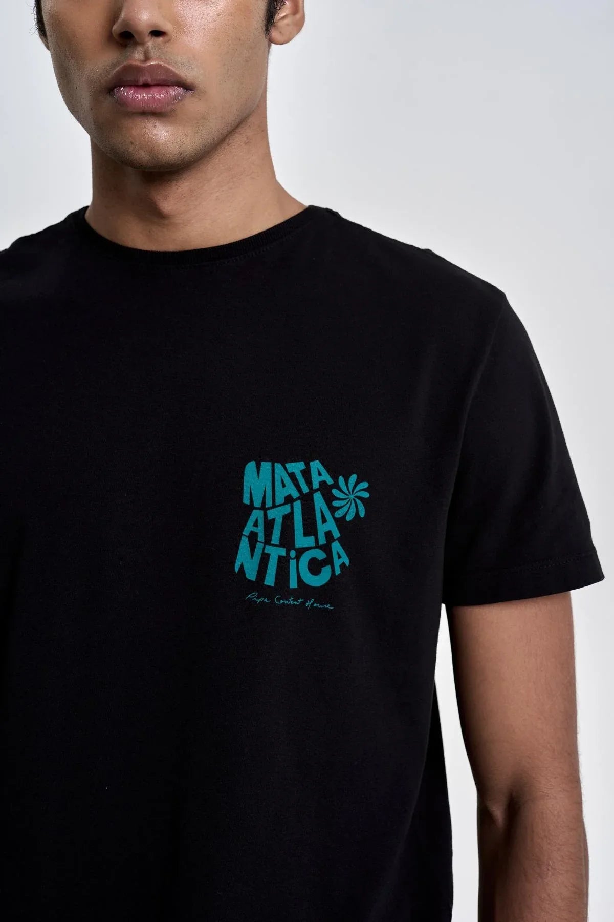 Camiseta Roots Preta