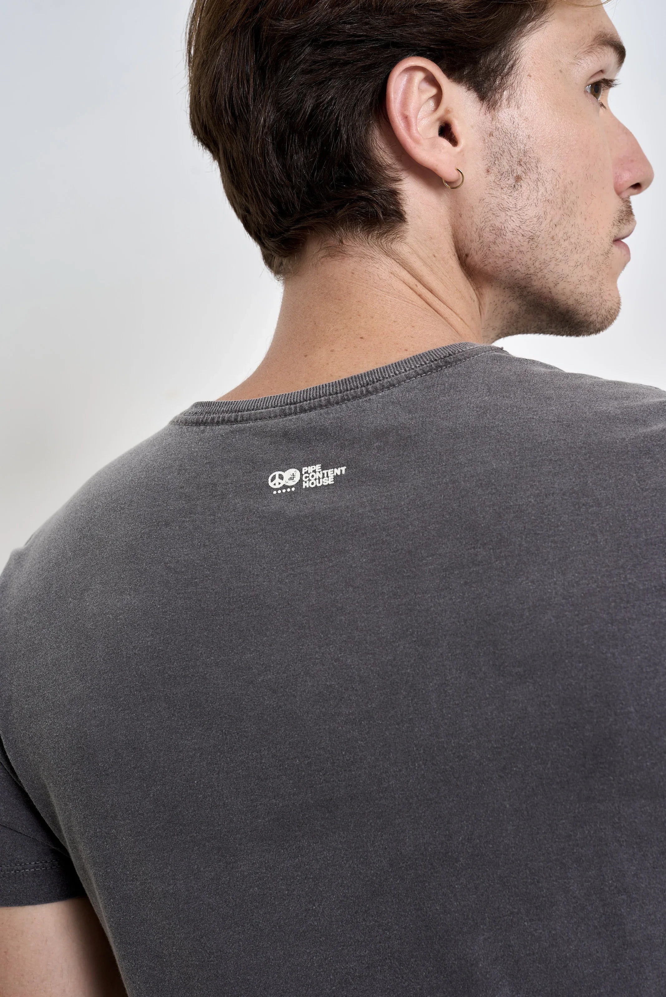Camiseta Classic Chumbo