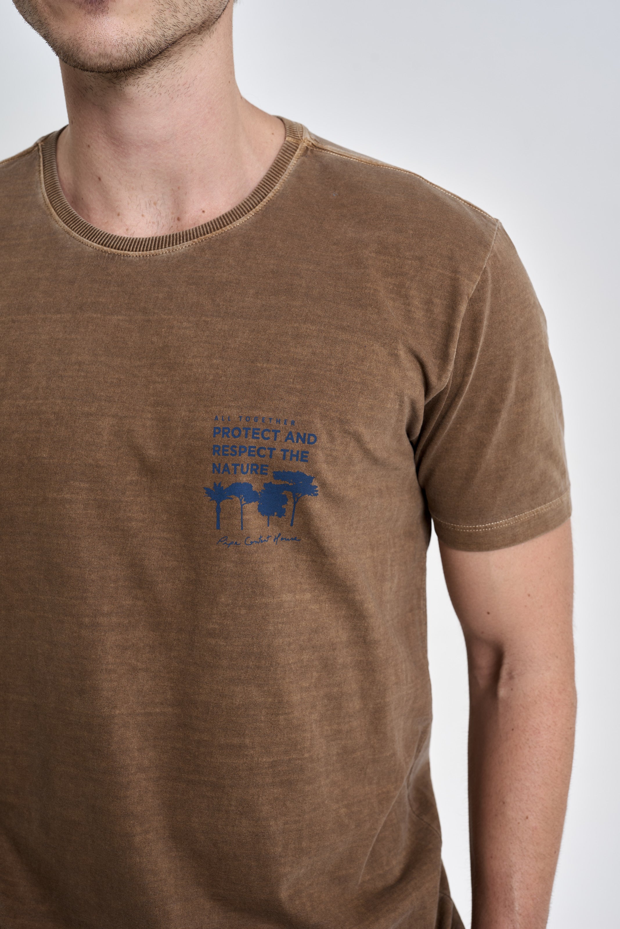 Camiseta Protect Marrom