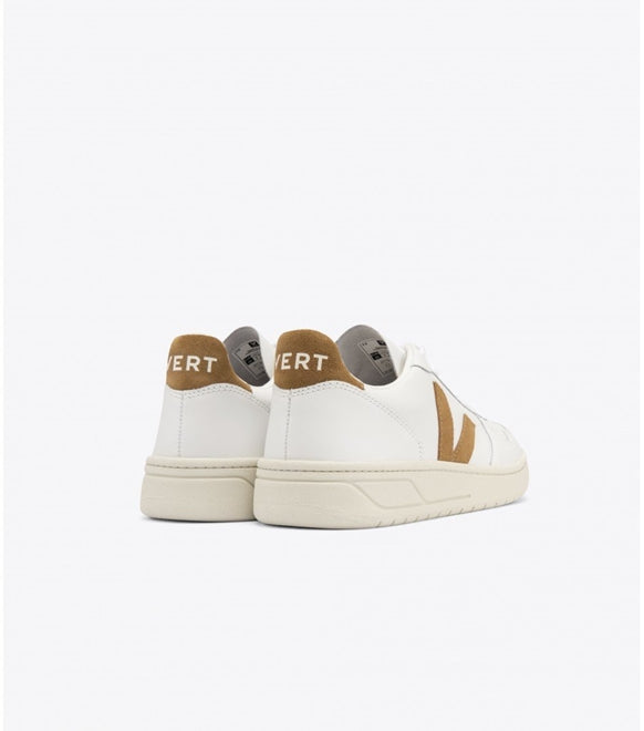 TENIS VERT V-10 COURO EXTRA WHITE CAMEL