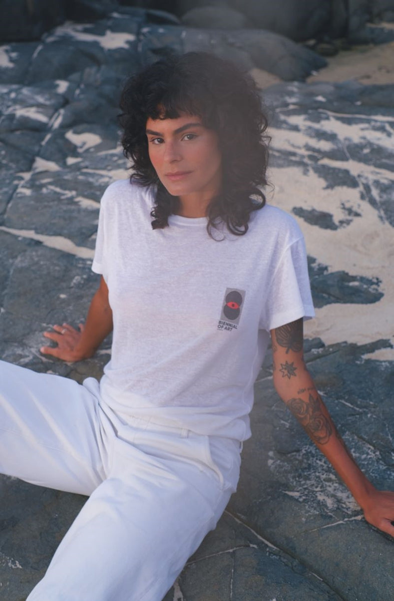 Camiseta Biennial of Art