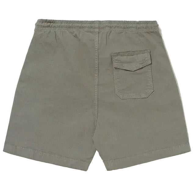 Shorts Spirituality Cinza de sarja 100% algodão, com cintura elástica e bolso traseiro com lapela.