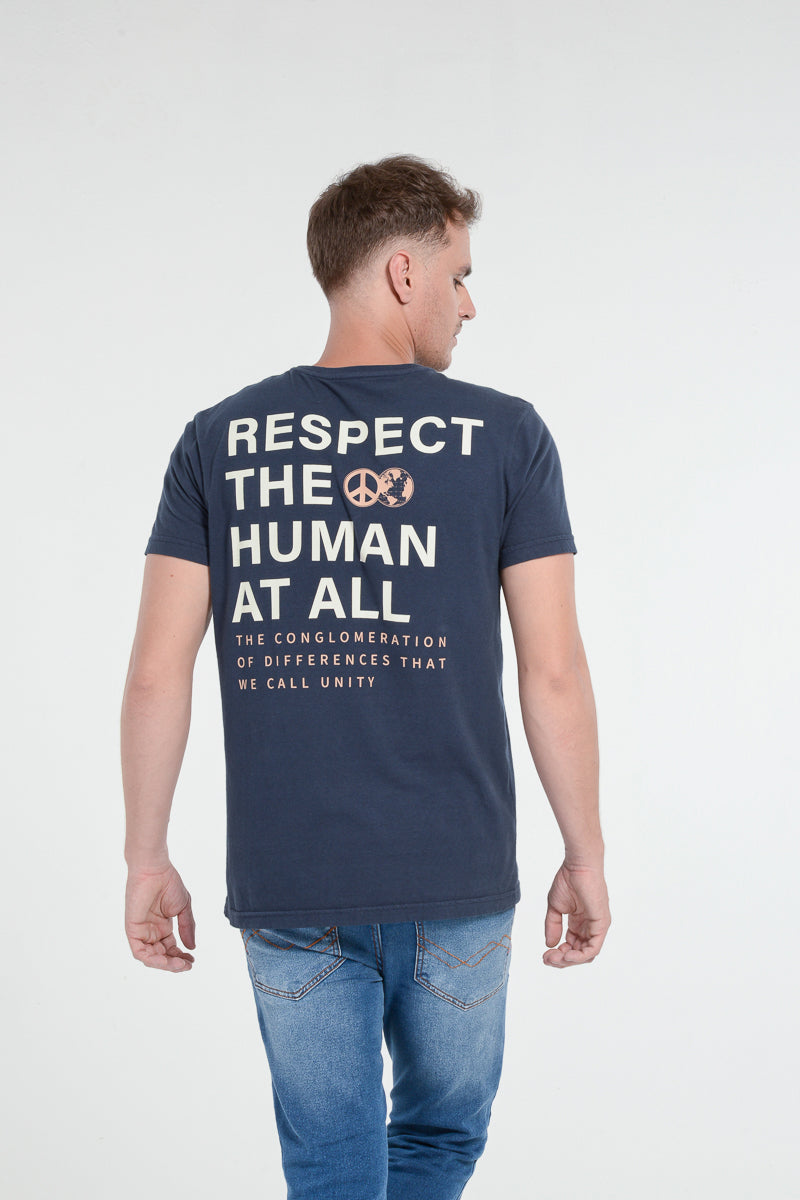 Camiseta Human At All